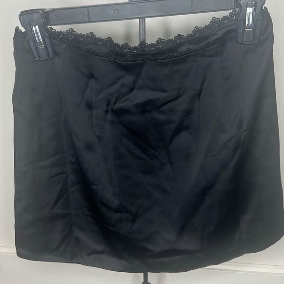 Princess Polly Chakira Black Mini Skirt Nwot Size 2 needs button - Picture 7 of 9